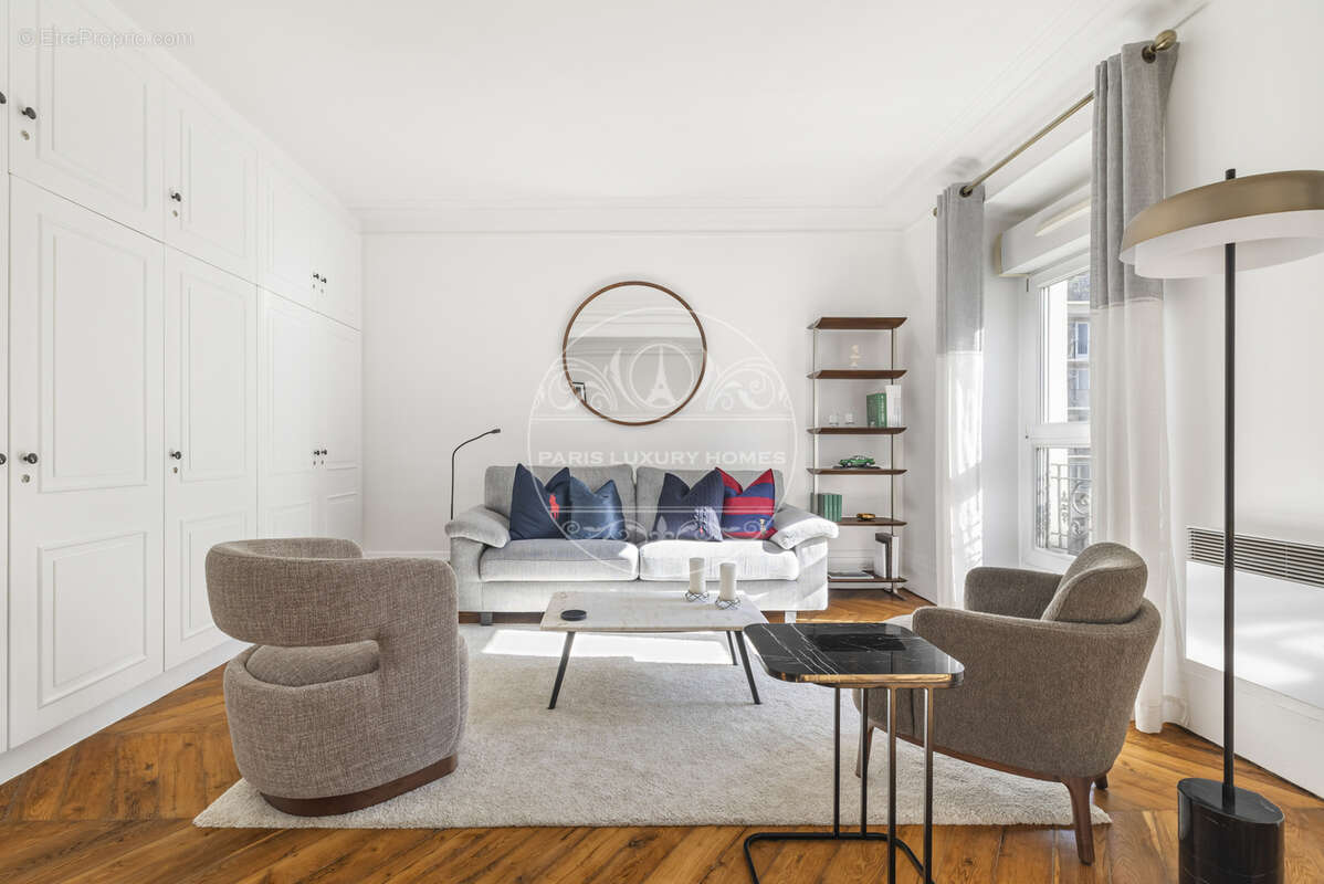 Appartement à LEVALLOIS-PERRET