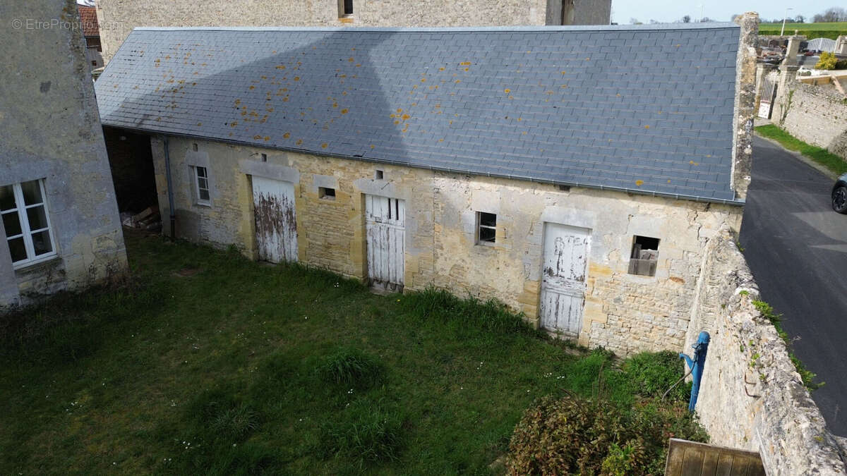 Maison à LONGUES-SUR-MER