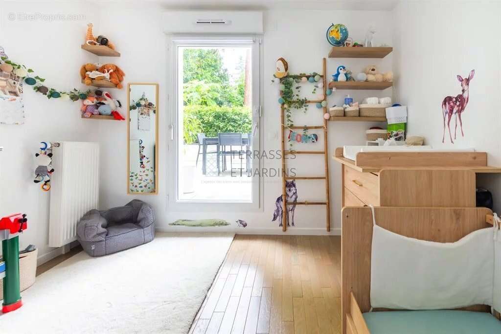 Appartement à VILLE-D'AVRAY