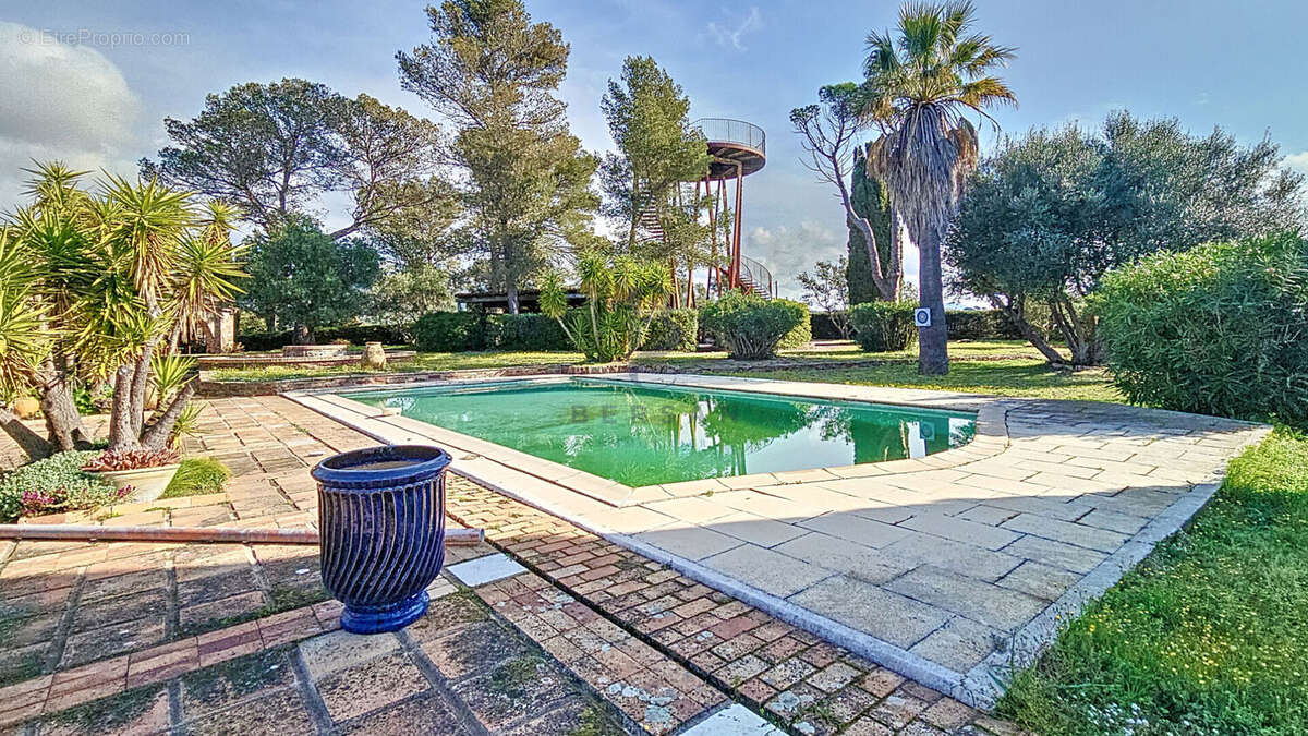 Maison à FREJUS