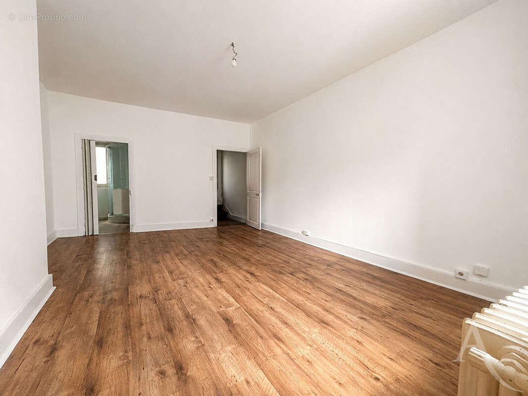 Maison de ville atypique de 62 m² en plein coeur du centre-ville ! - photo 5