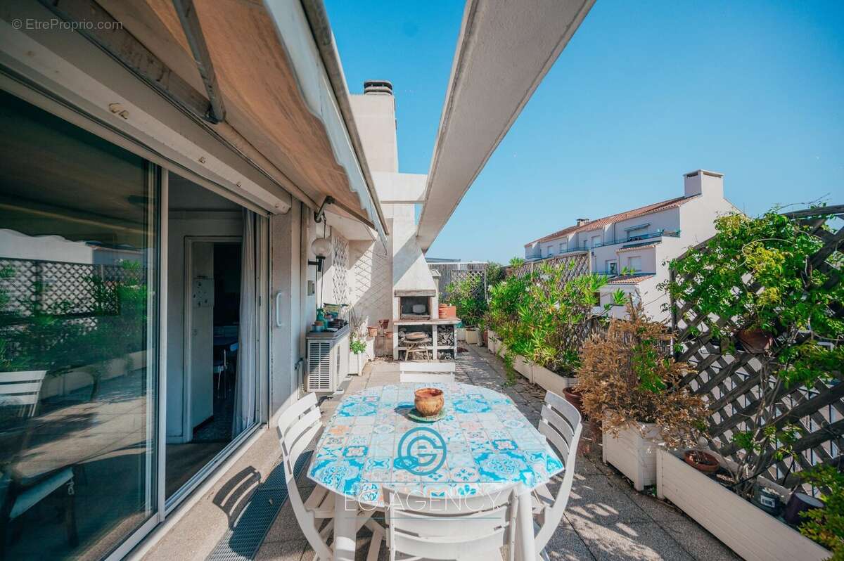 Appartement 120 m² à Marseille-8e  - photo 2