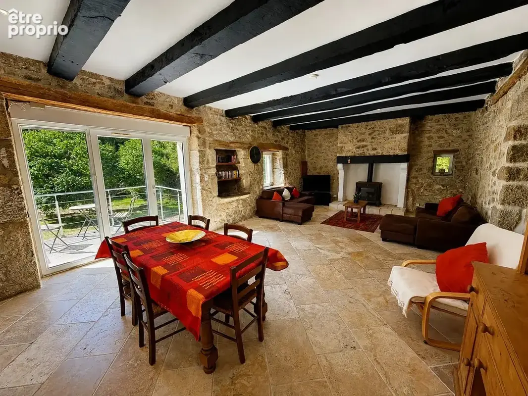 Maison en pierre au cœur de la nature au calme absolu, avec gîte à aménager et grange - photo 3