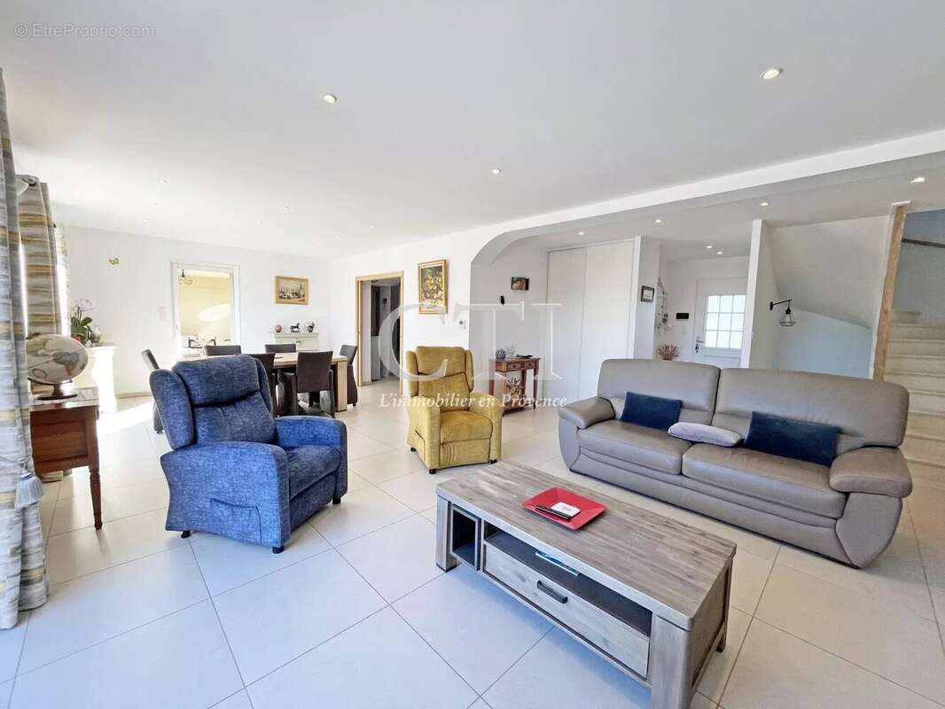 Maison à VAISON-LA-ROMAINE