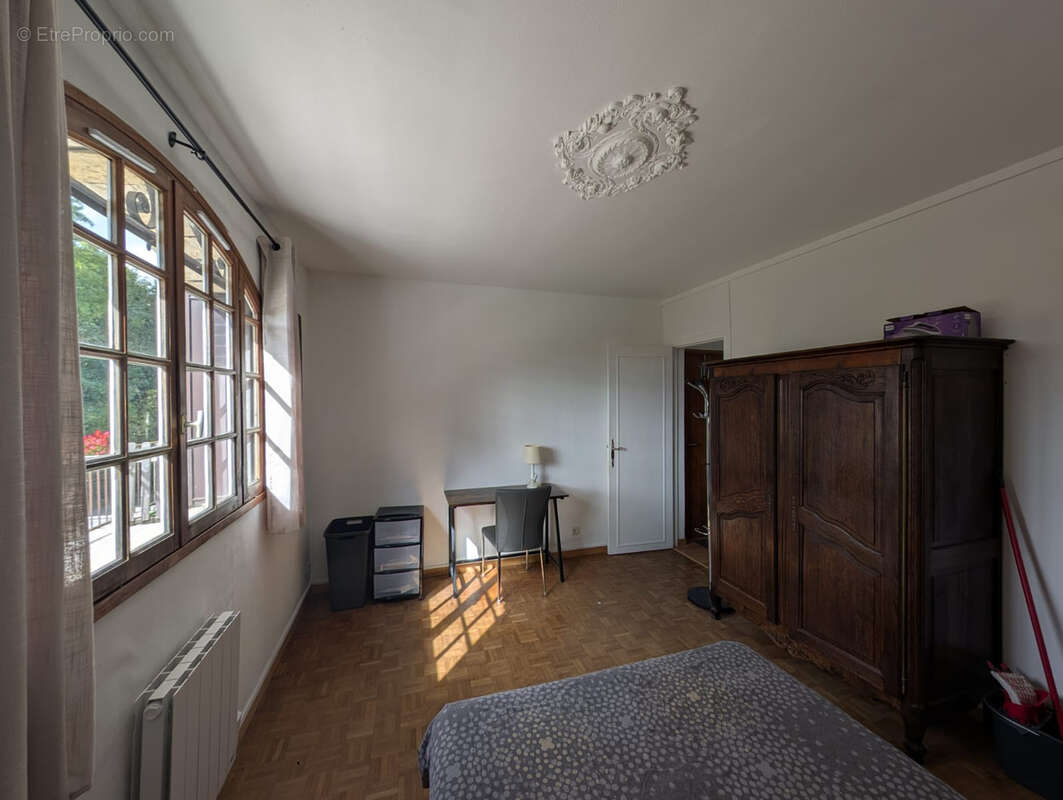 Appartement à BAULNE