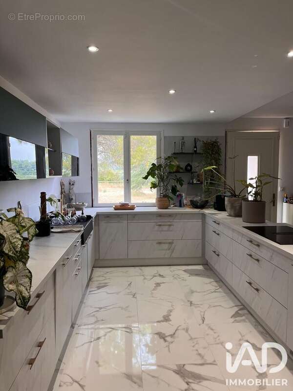 Maison 140 m² à Saint-Pons-De-Mauchiens  - photo 2
