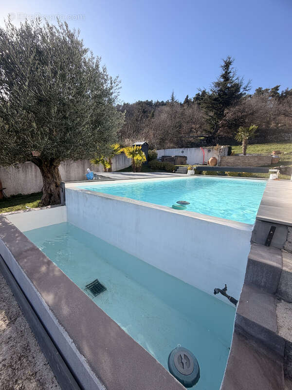 Villa contemporaine d’exception de 208m2   Vue panoramique, calme absolu et prestations haut de gamme - photo 4