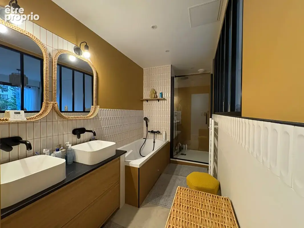 Maison contemporaine de 165 m² avec jardin, terrasse et stationnement sécurisé - photo 9