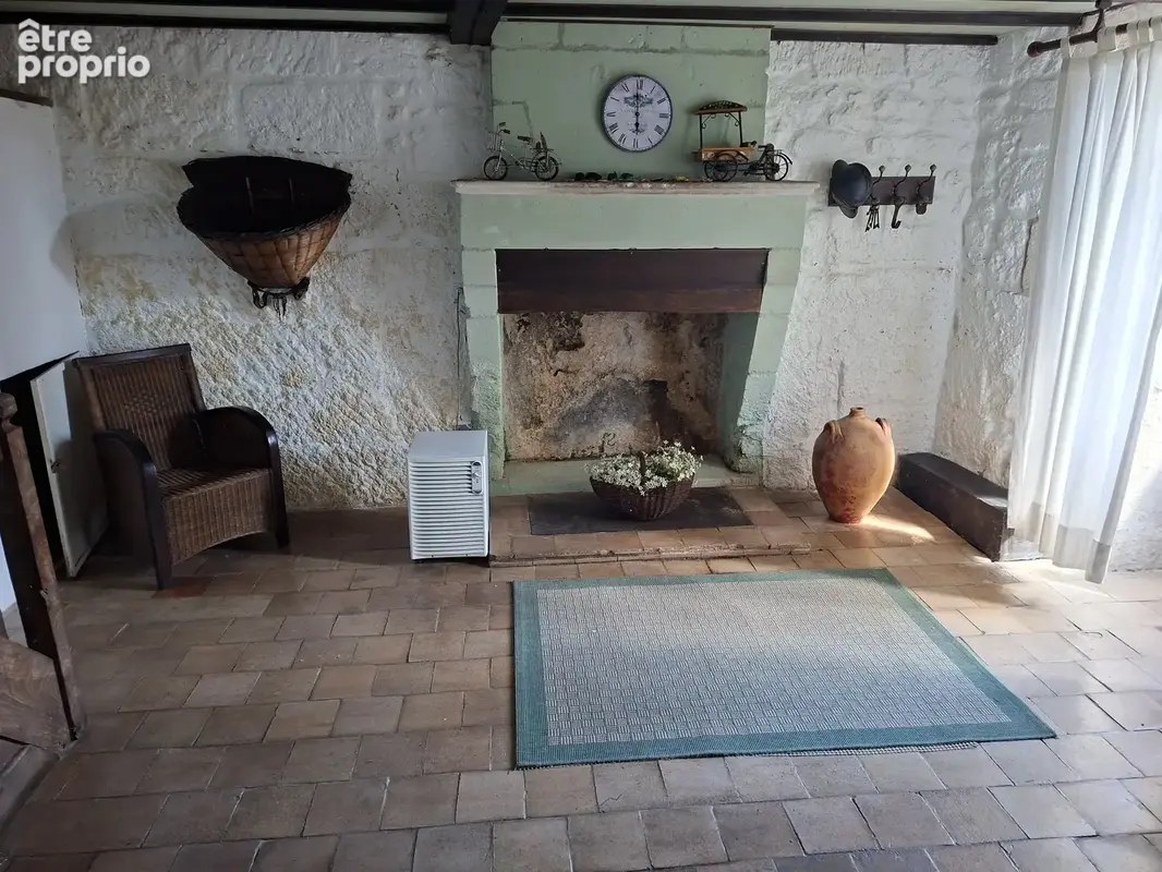 Maison de village magnifiquement préservée, située dans un village classé et offrant une vue panoramique. - photo 6