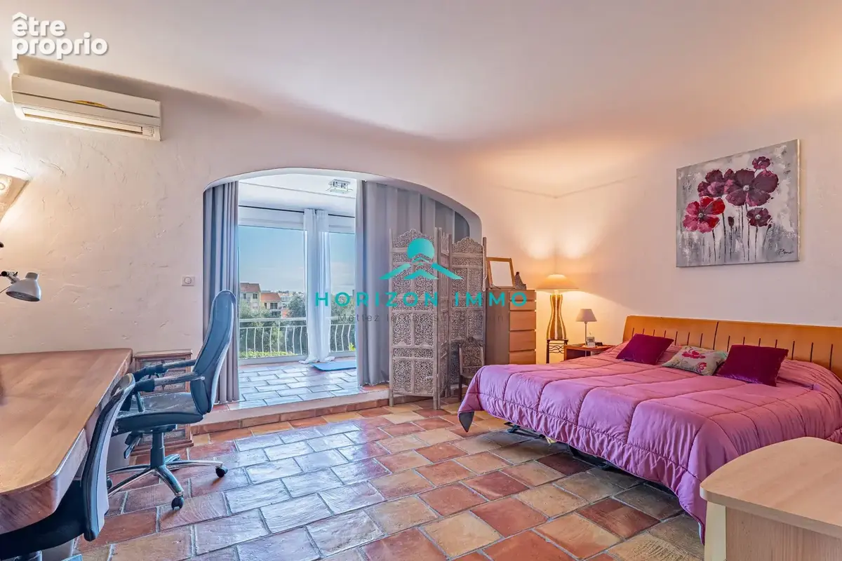 Maison 5 pièces 160 m² à vendre à Saint-Laurent-Du-Var (06700) - photo 8