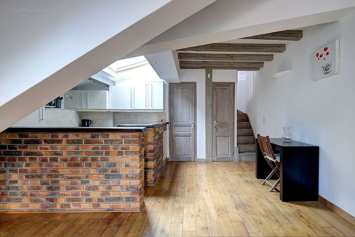 Appartement à PARIS-18E