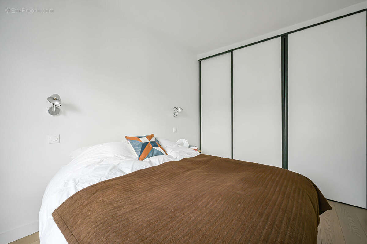 Appartement à PARIS-14E