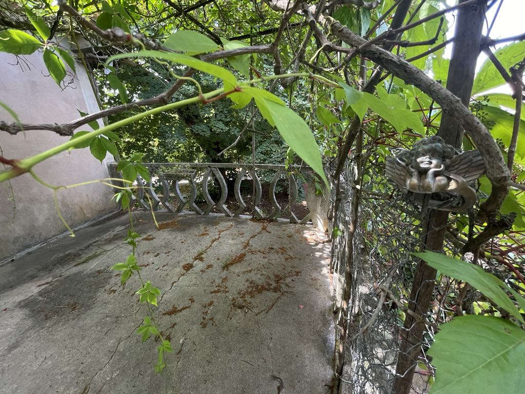 Maison à SAINT-MARCEL-DE-CAREIRET