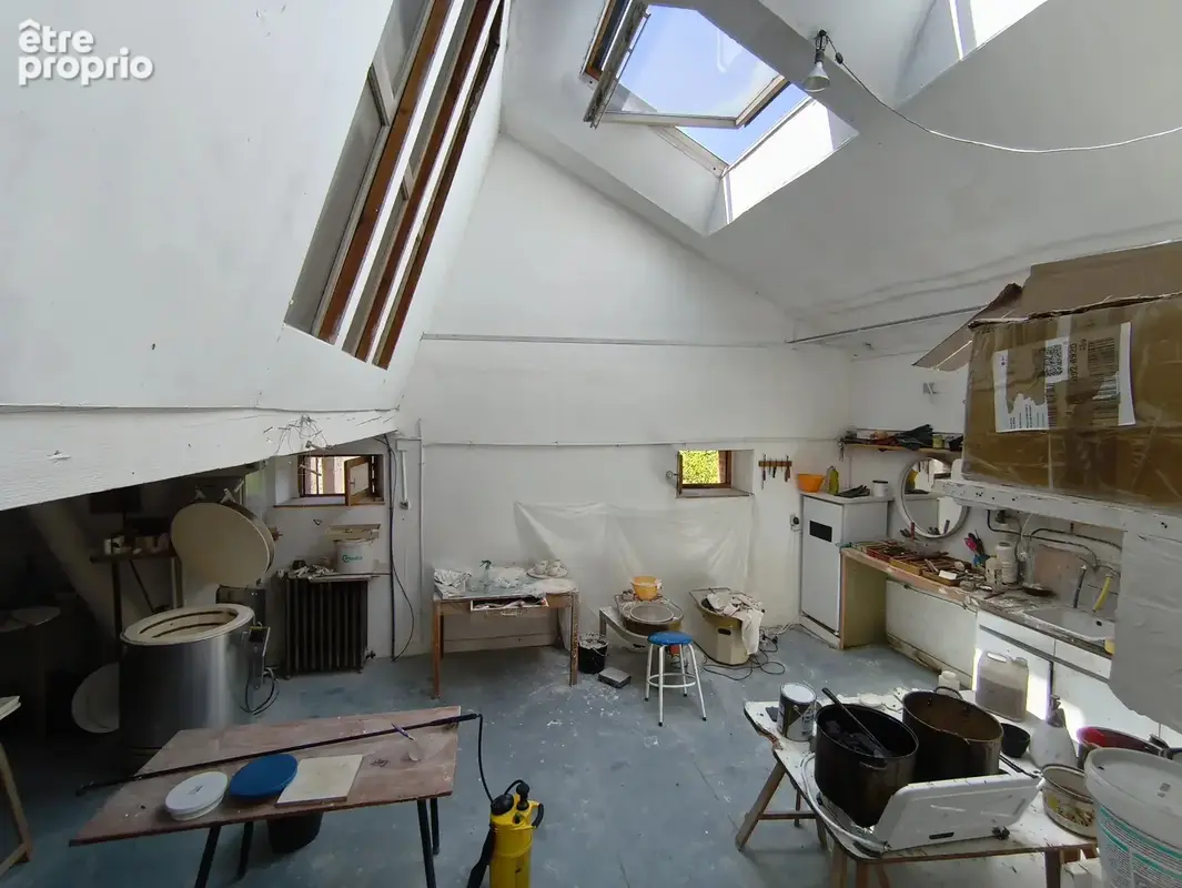 Grande maison familiale avec de nombreuses dépendances et un fort potentiel commercial - photo 17