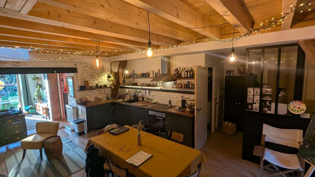 Appartement à CHENOVE