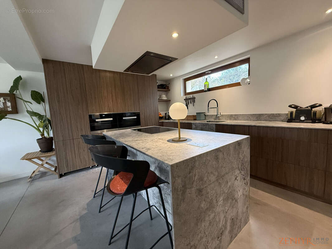 Maison à TASSIN-LA-DEMI-LUNE