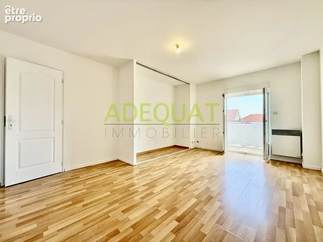 VENERIEU, Maison individuelle / 4 chambres / garage attenant / cour intérieur... - photo 11