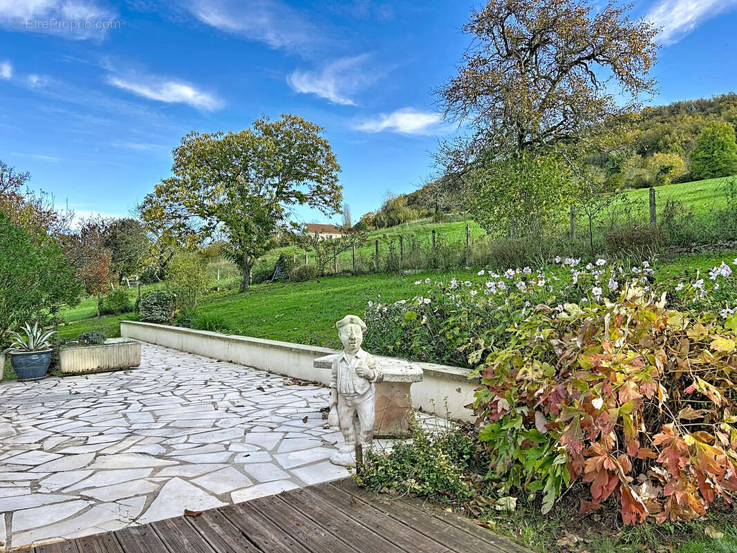 Maison à LISSAC-SUR-COUZE