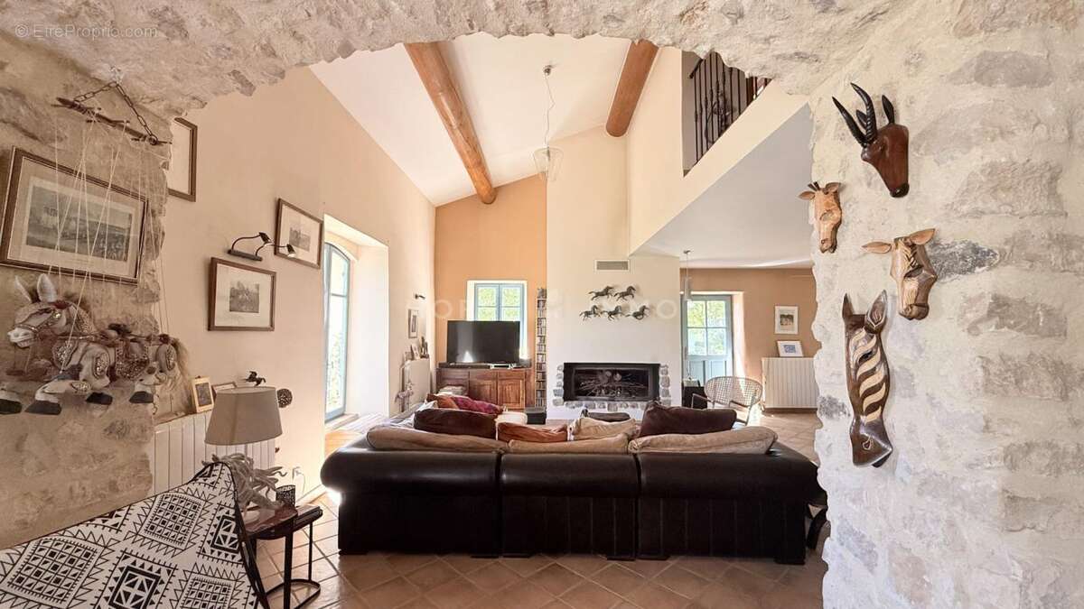 Maison à GREOUX-LES-BAINS