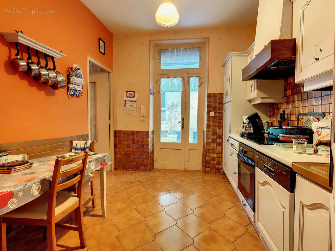 Maison à LES PAROCHES