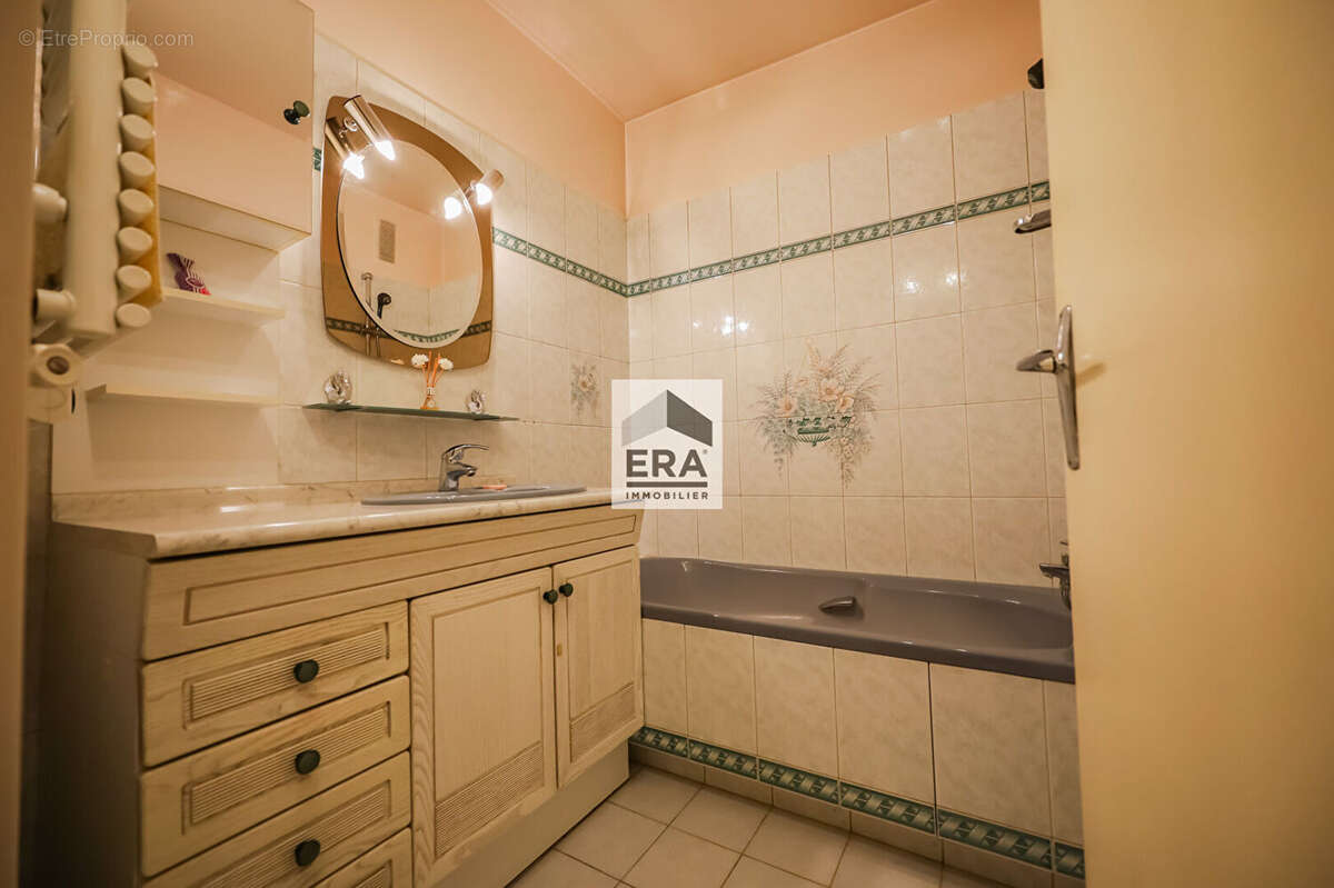 Appartement à PARIS-14E