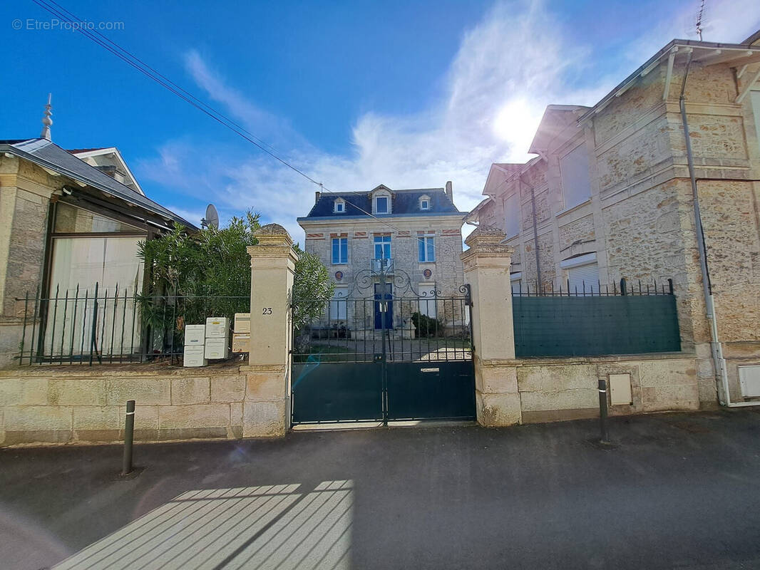 Appartement à FOURAS
