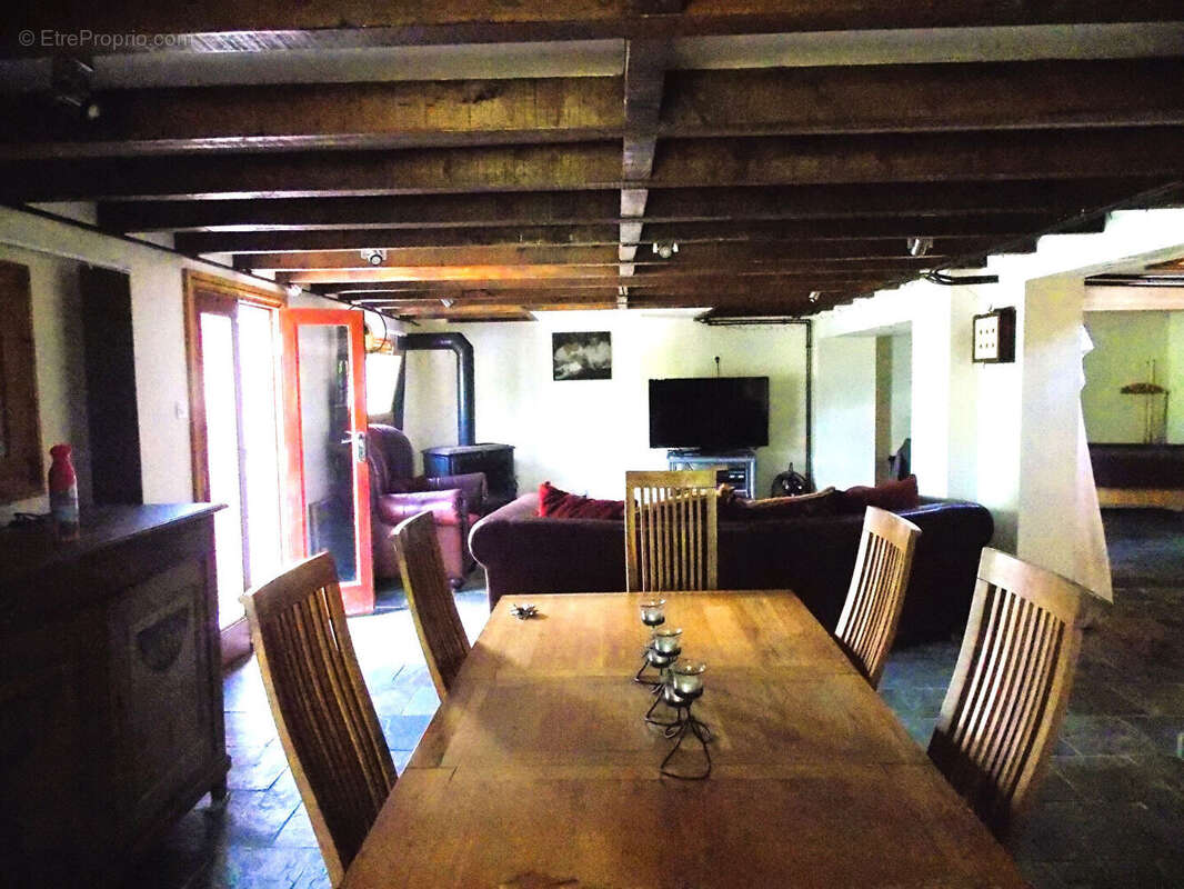 Rare opportunité d'acheter une maison individuelle avec 1 hectare de terrain attenant et un étang - photo 9
