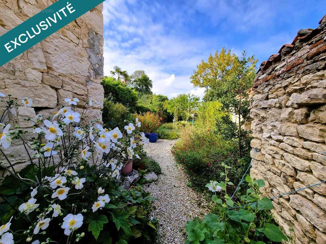 Photo 2 - Maison à LA JARNE