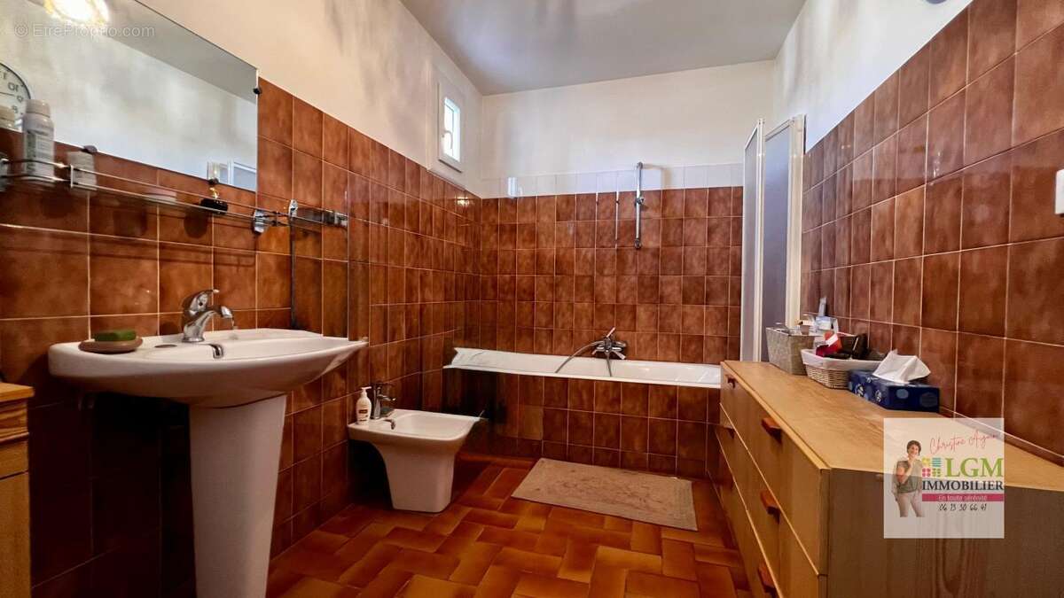 Maison à SAINT-QUENTIN-LA-POTERIE