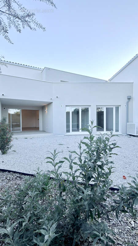 Appartement à VIC-LA-GARDIOLE