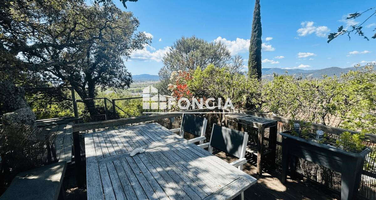 Appartement à COGOLIN