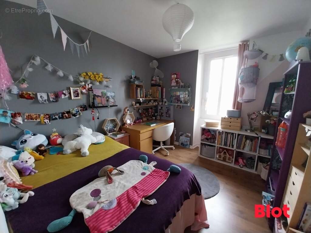 Maison à LA CHAPELLE-DES-FOUGERETZ