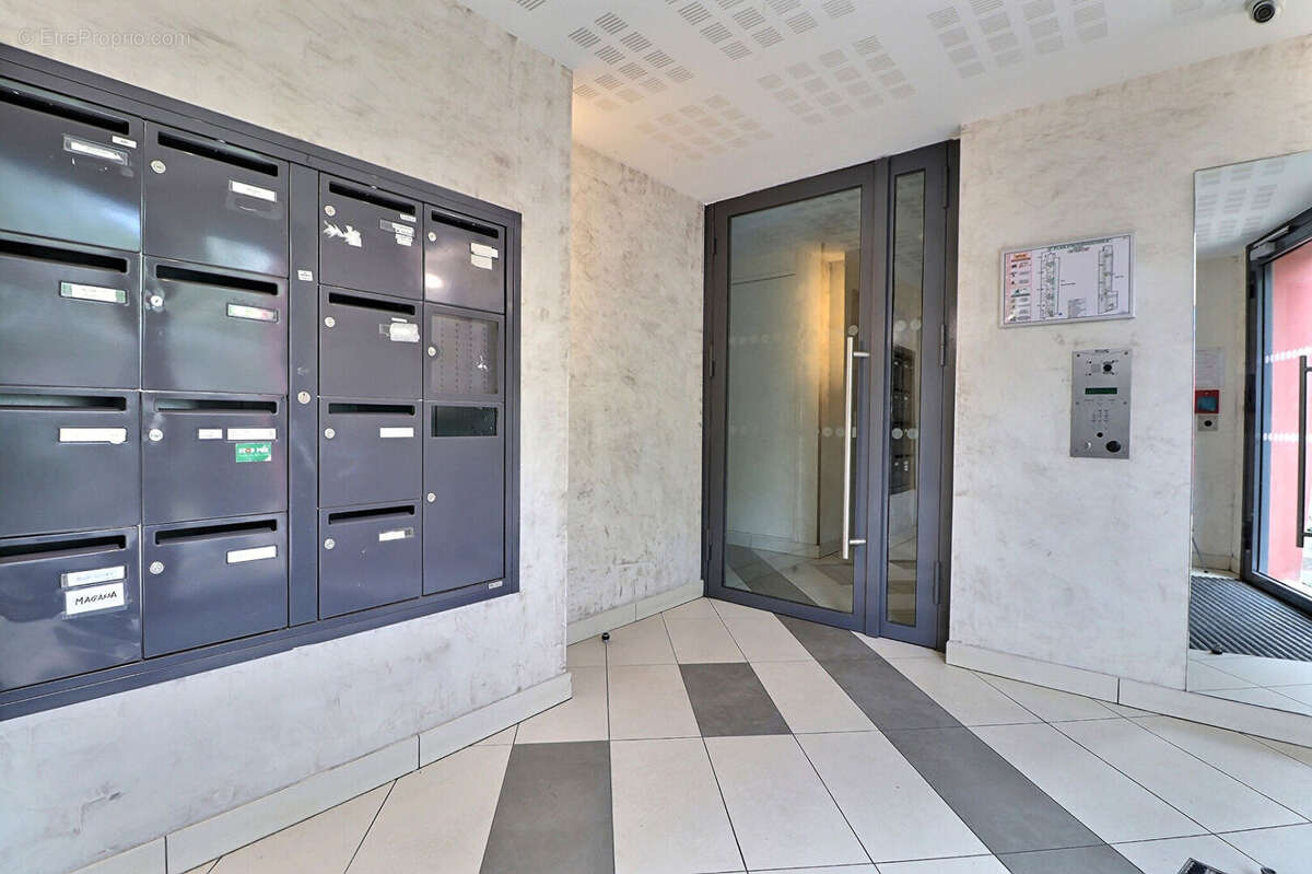 Appartement à AUBERVILLIERS