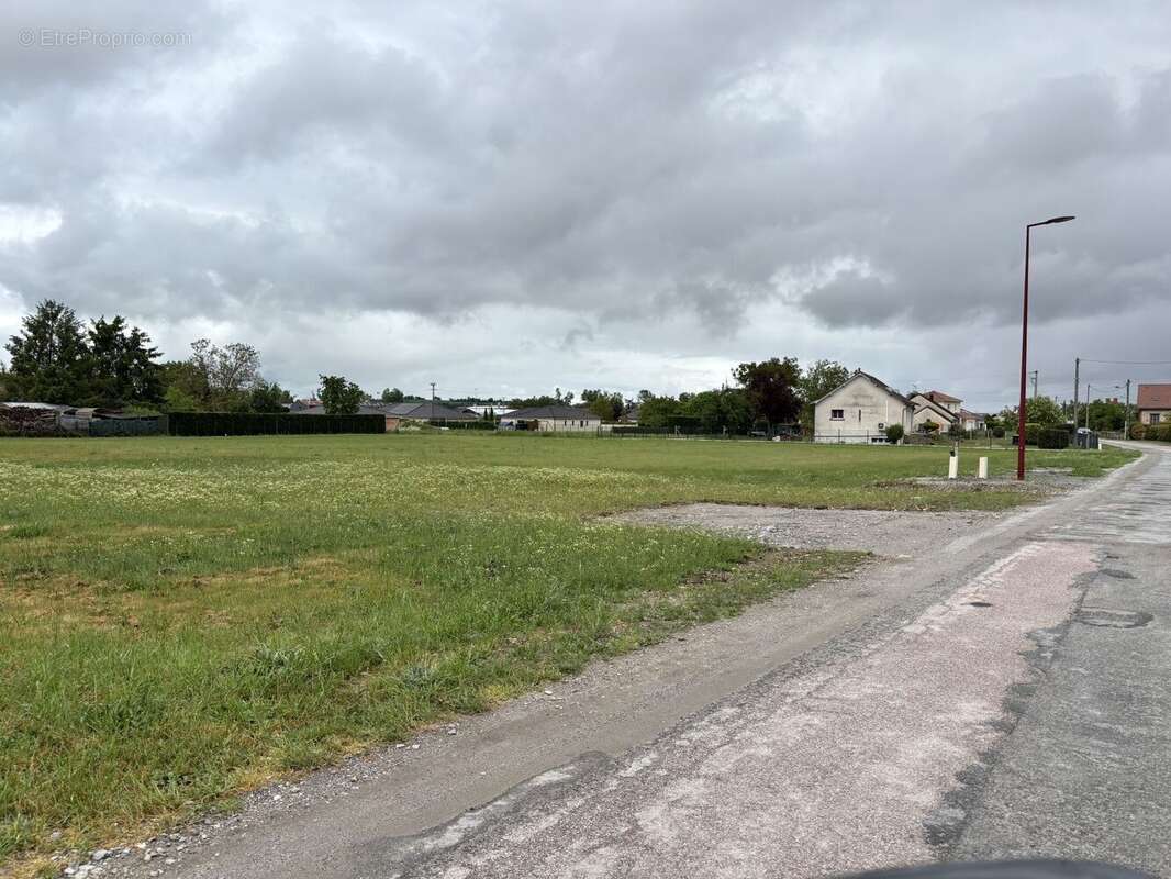 Terrain à SAINT-POURCAIN-SUR-SIOULE