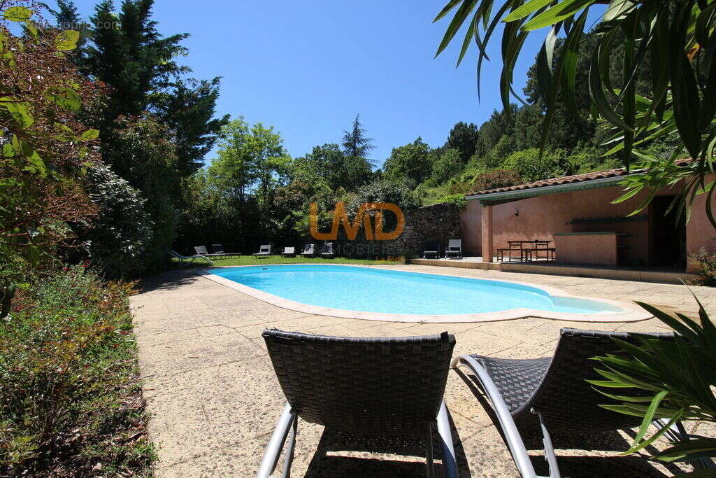 Propriété de caractère avec 2 gîtes, piscine et terrain construc - photo 21