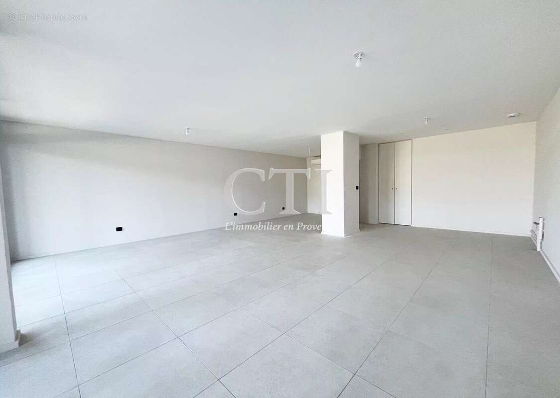 Appartement T3 92.80 m² Résidence "Les Terrasses du château" - photo 3