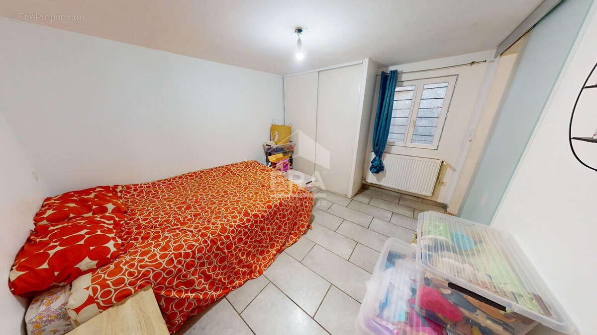 Maison à SAINT-MAURICE-DE-REMENS