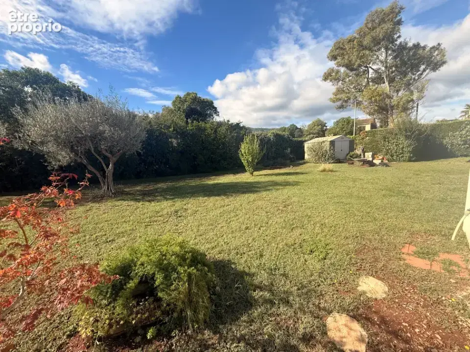 Photo Terrain à Sollies-Pont au prix de 205 000€