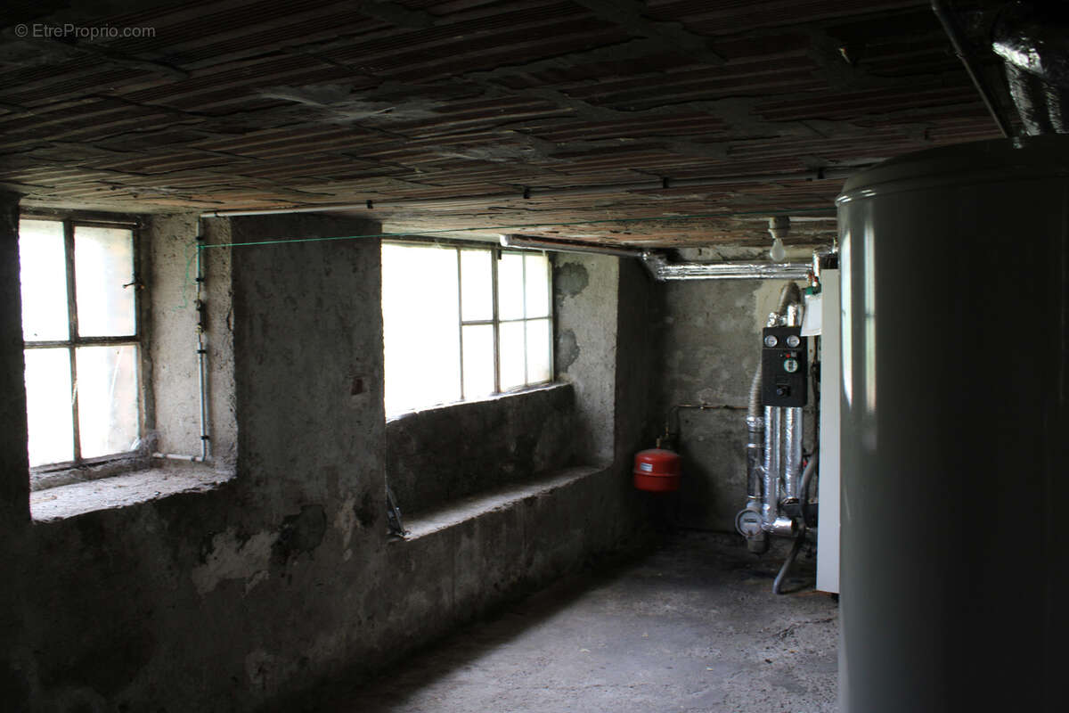 Appartement à RIOM-ES-MONTAGNES