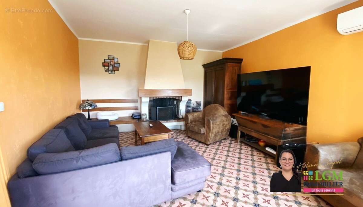 Maison à SAINT-JULIEN-LES-ROSIERS