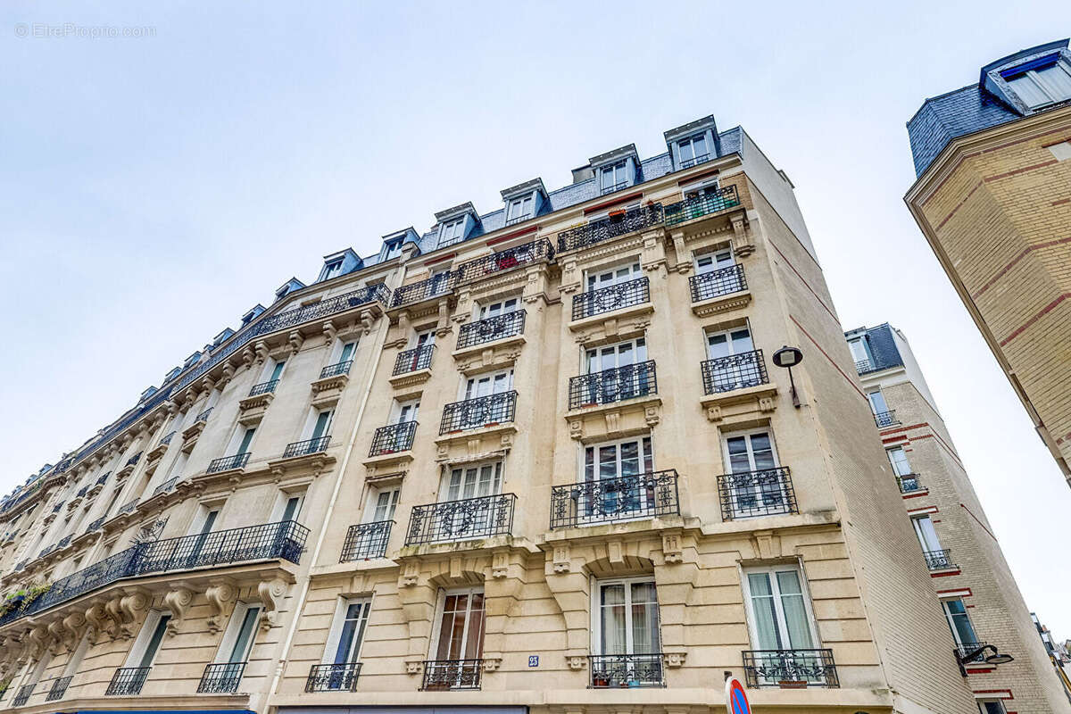 Appartement à PARIS-14E