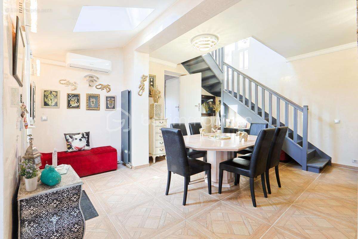 Maison à CRECY-LA-CHAPELLE