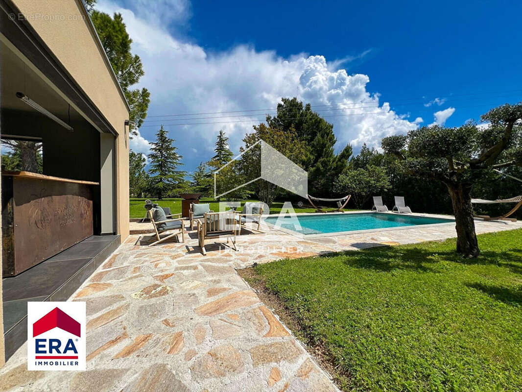 Maison à PERNES-LES-FONTAINES