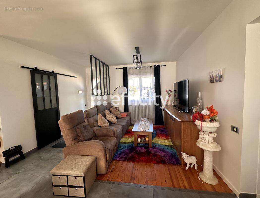 Maison à DECINES-CHARPIEU