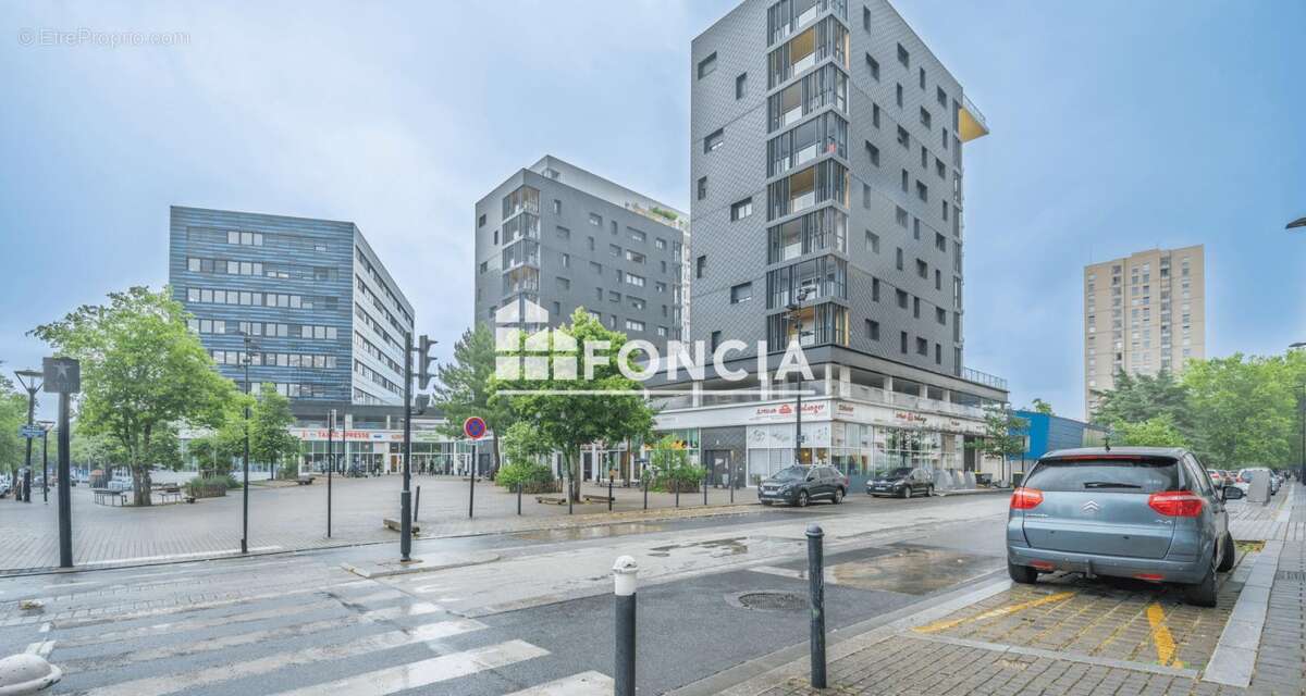 EXCLUSIVITE FONCIA quartier MALAKOFF : grand T4 de 85,36 m2 avec très grand balcon-terrasse en  L de 38,47 m2. Proximité immédia - photo 17