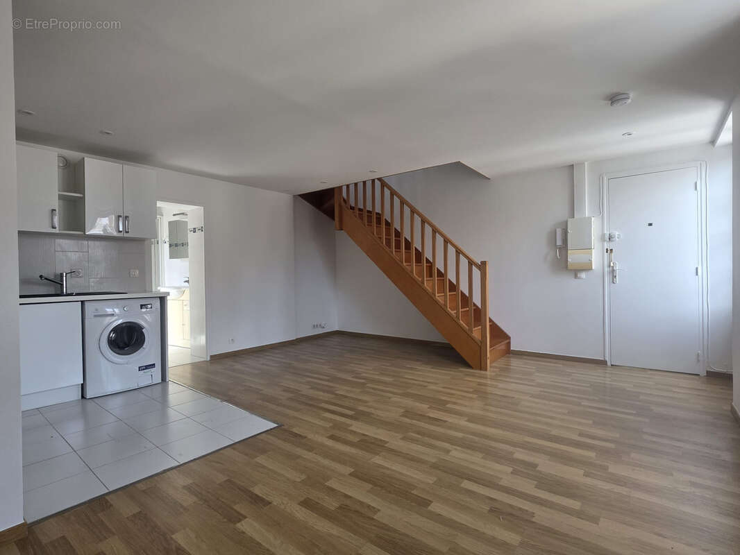 Saint-Germain-En-Laye - Duplex en plein Centre-ville - photo 3
