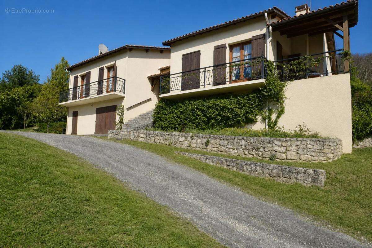Maison spacieuse avec appartement à Pont-du-Casse - photo 11