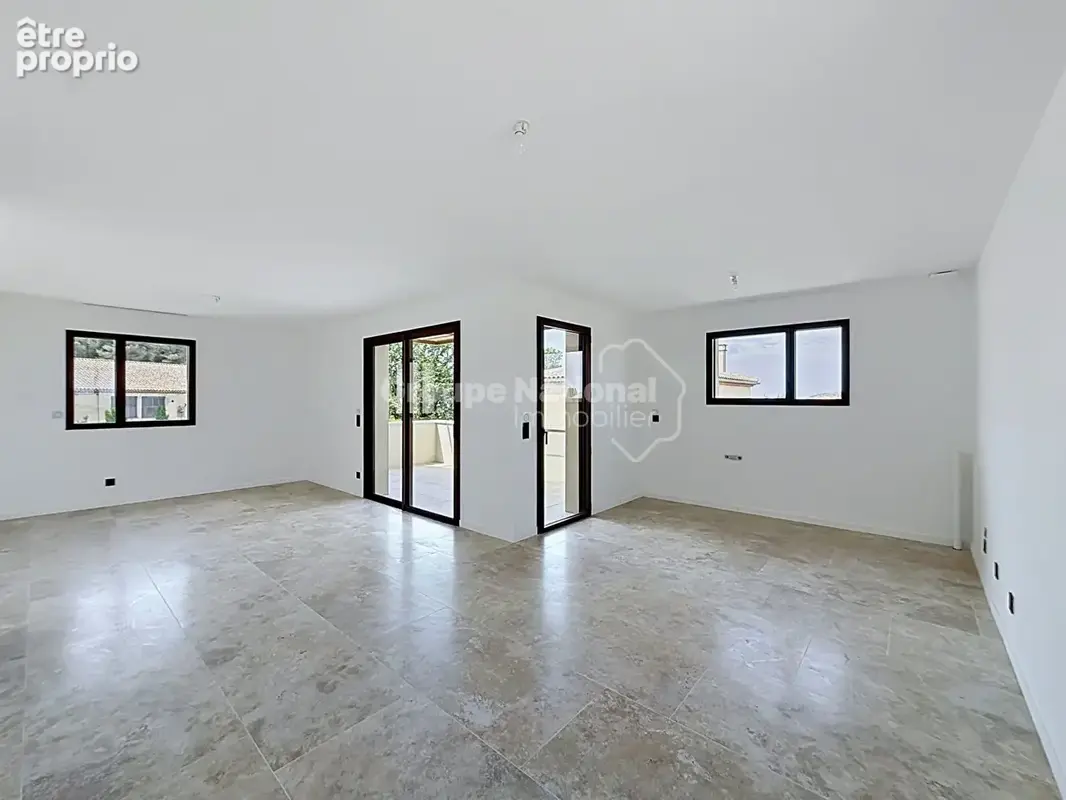 Photo Appartement à Taillades au prix de 320 000€