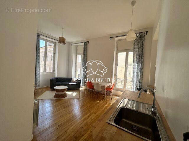 Appartement à SAINT-ETIENNE