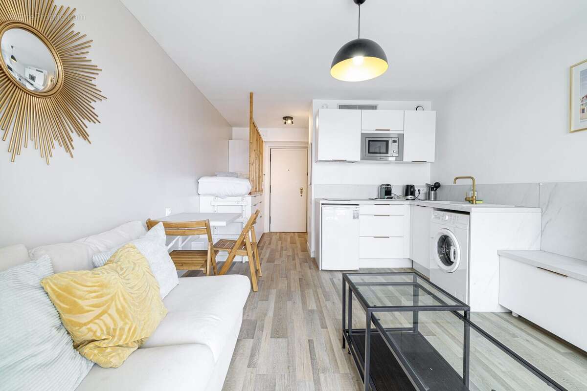 Appartement à VALLAURIS
